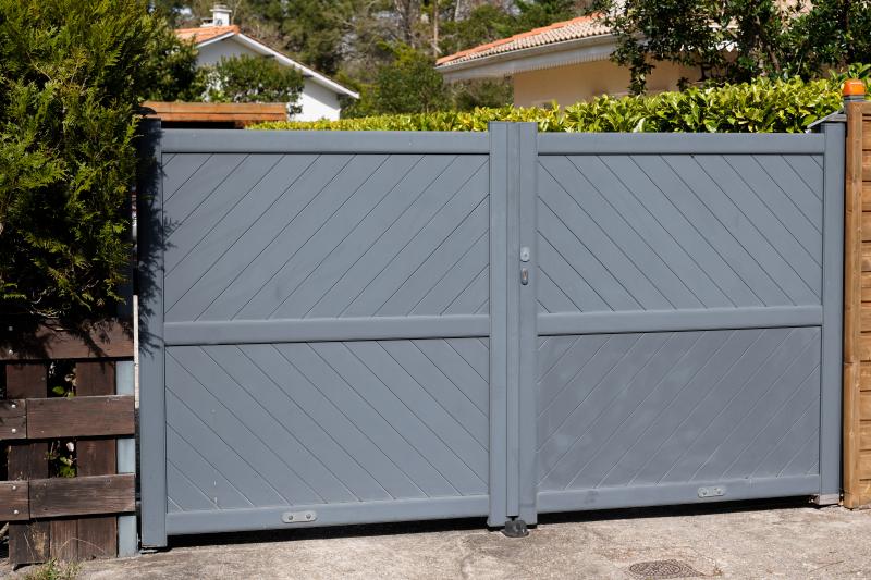 Comment sélectionner la porte de garage idéale pour sécuriser votre habitation ?